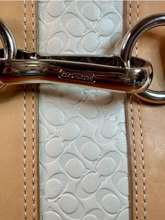 COACH Hamptons Signature Stripe Satchel – Khaki/Chalk (Pristine) - Picture 3 of 10